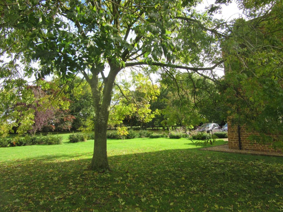 Weston Hill Farm Bed and Breakfast Moreton Pinkney Buitenkant foto